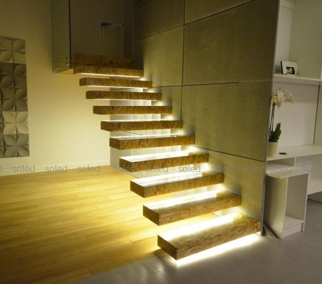 Step night. Подсветка лестницы. Подсветка лестницы на ступенях. Бетонная лестница с подсветкой. Ступени с подсветкой светодиодами.