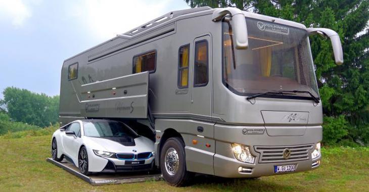 Ce camping-car de 1.7 millions$ avec garage intÃ©grÃ© parait bien ordinaire... Jusqu'Ã  ce qu'on voit l'intÃ©rieur! 